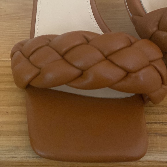 NWOT Neutral Caramel Colored Vegan Leather Braided Mule - Picture 3 of 12